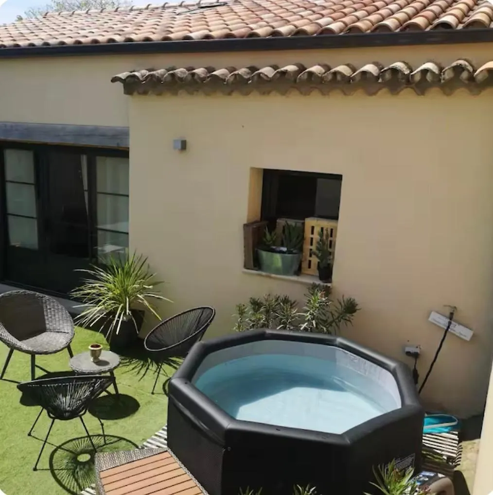 Le Patio Des Adhemar Villa La Garde Adhemar 0*,  France